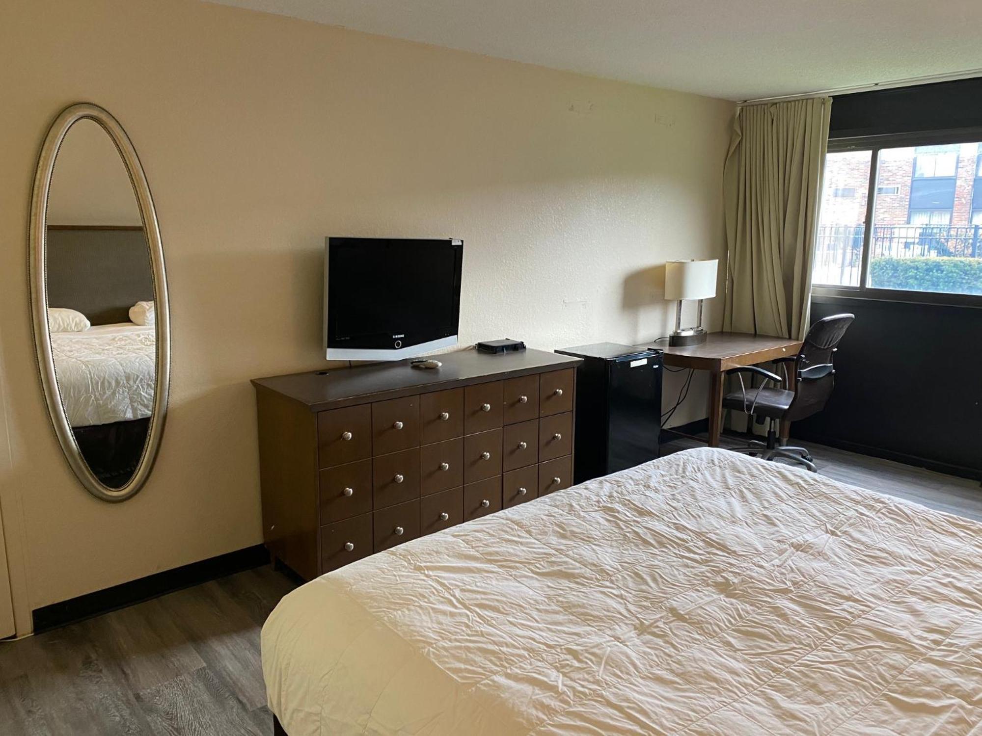 Motel 6 Rochester - Airport Exterior foto
